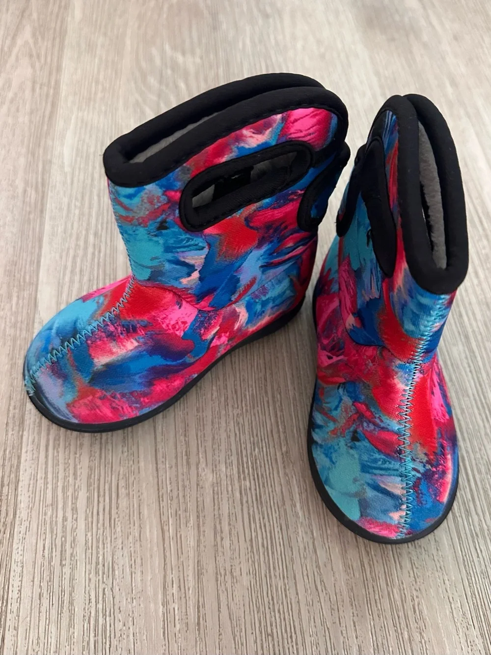 Bogs Kids Waterproof Winter Snow and Rain Boots - Toddler Size 5